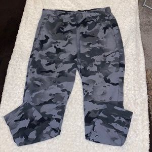 Nike camouflage jogging pants size XXL